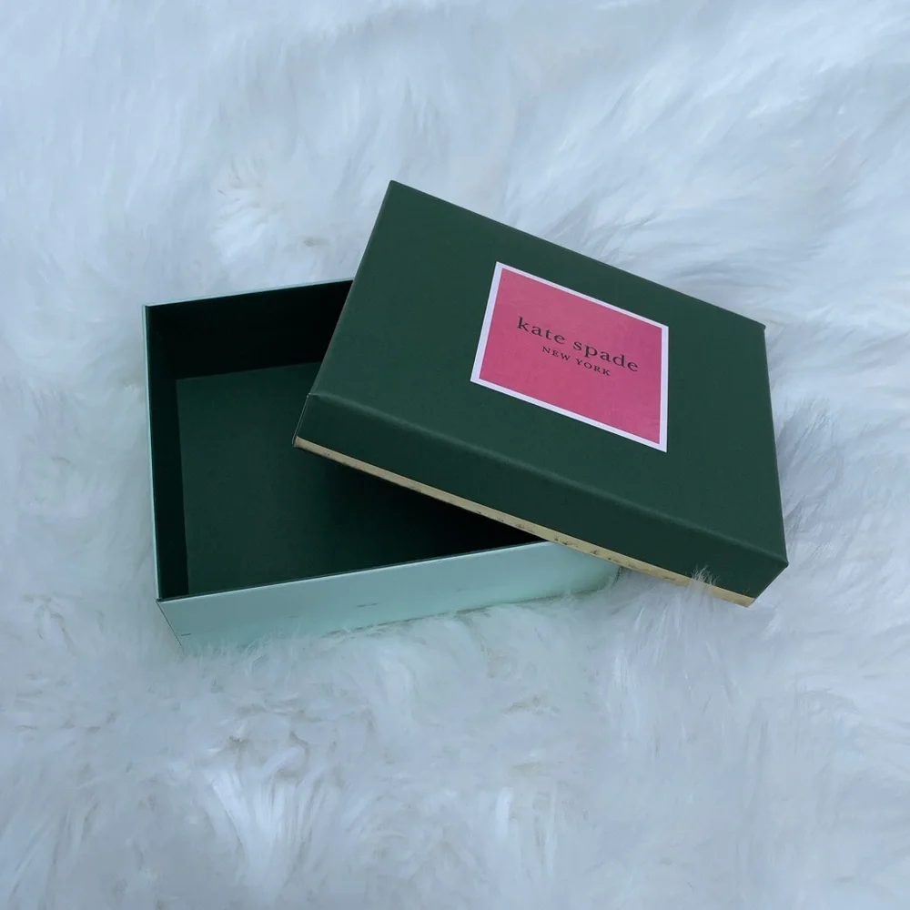 Kate Spade Box - Picture 1 of 9